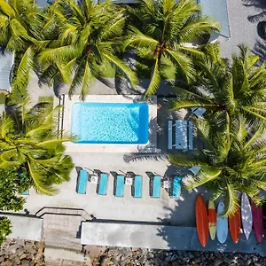 Le Nautique Beachfront Apartament Anse Royale